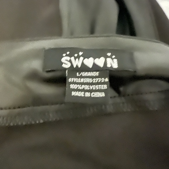 Women’s Skirt by Swoon.  Size large color Black - Picture 6 of 6